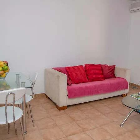 A8 Portobello Apts شقة *
