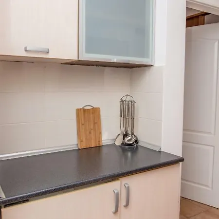 A8 Portobello Apts